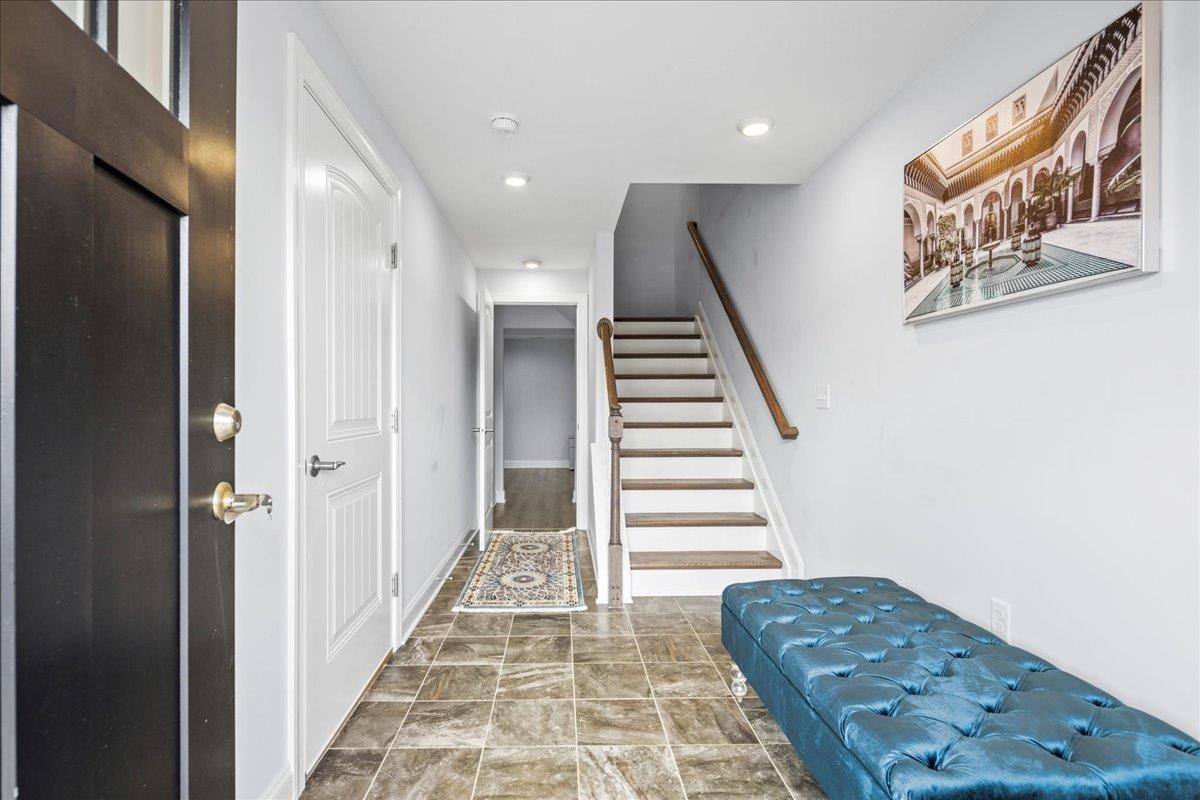 1104 BLUEMOON DR