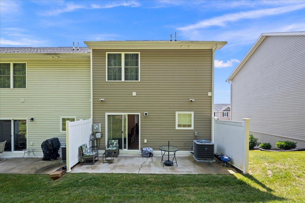 1104 BLUEMOON DR