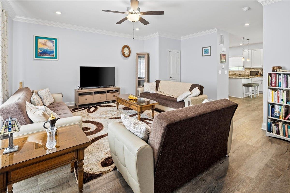 1104 BLUEMOON DR