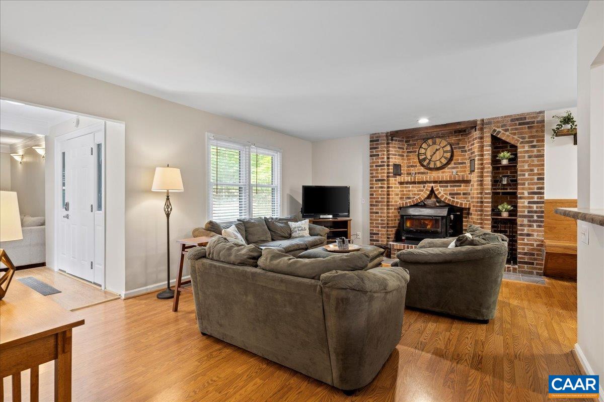 2514 HOPKINS DR