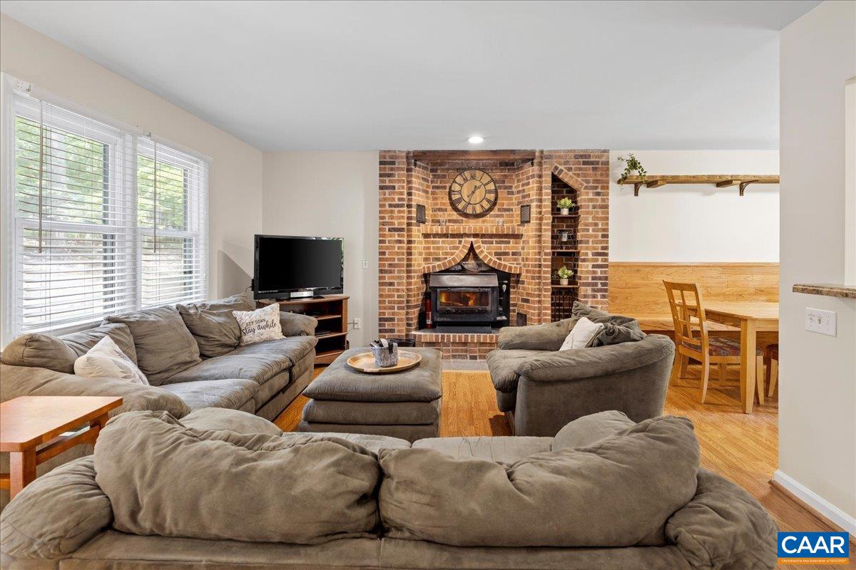 2514 HOPKINS DR
