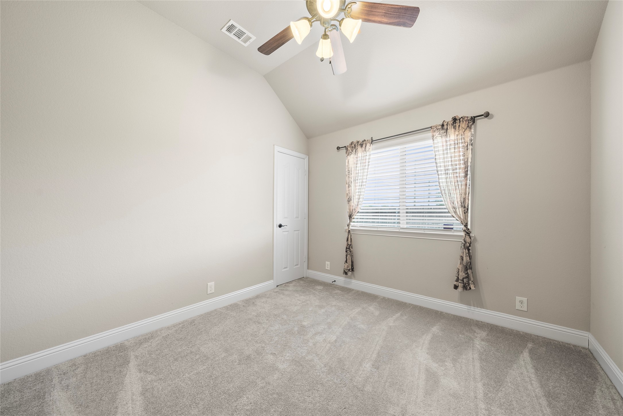3401 Approach Lane