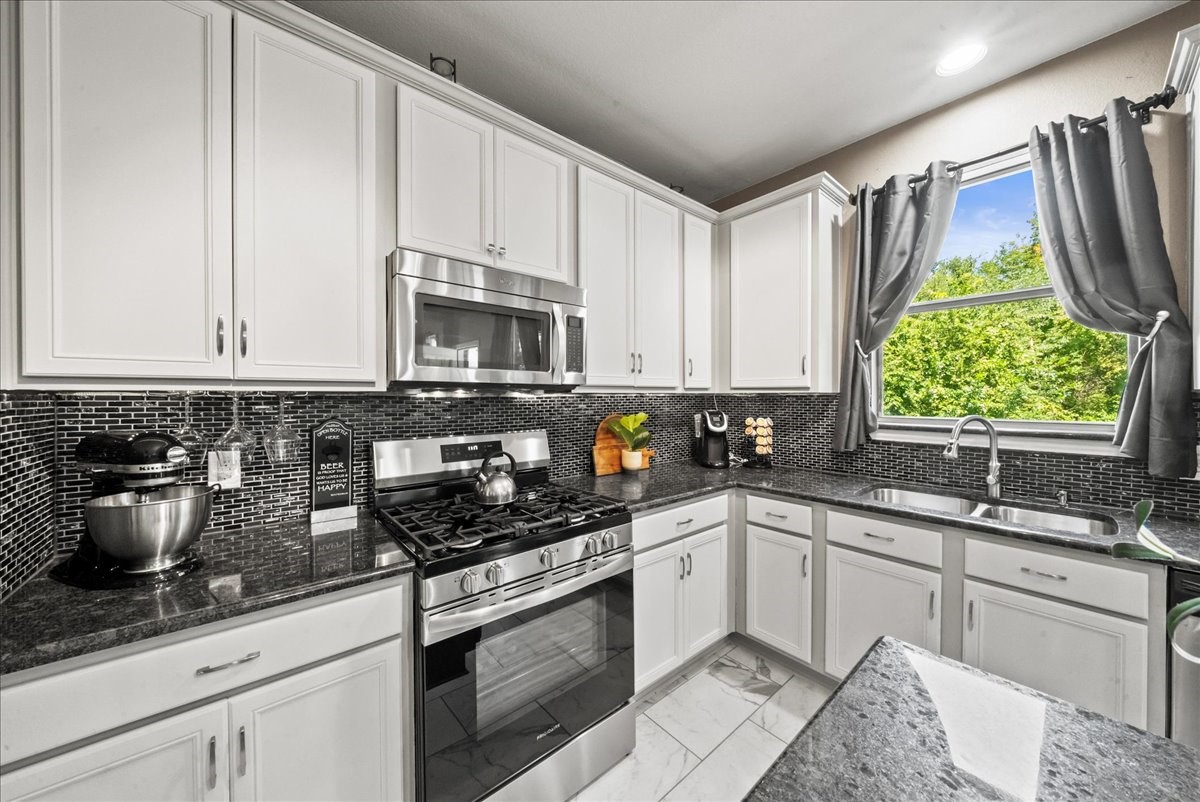 812 Creekside Drive