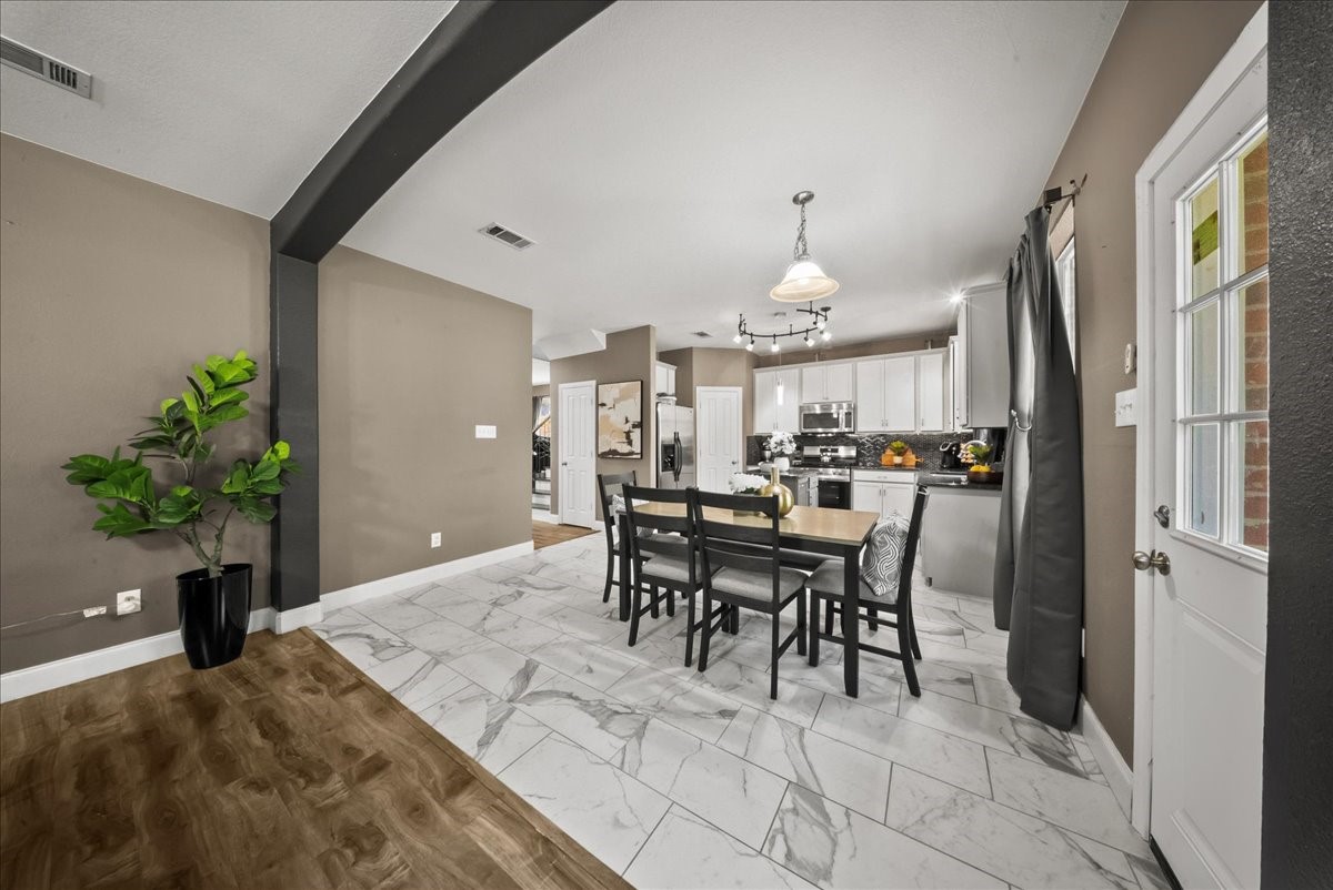 812 Creekside Drive