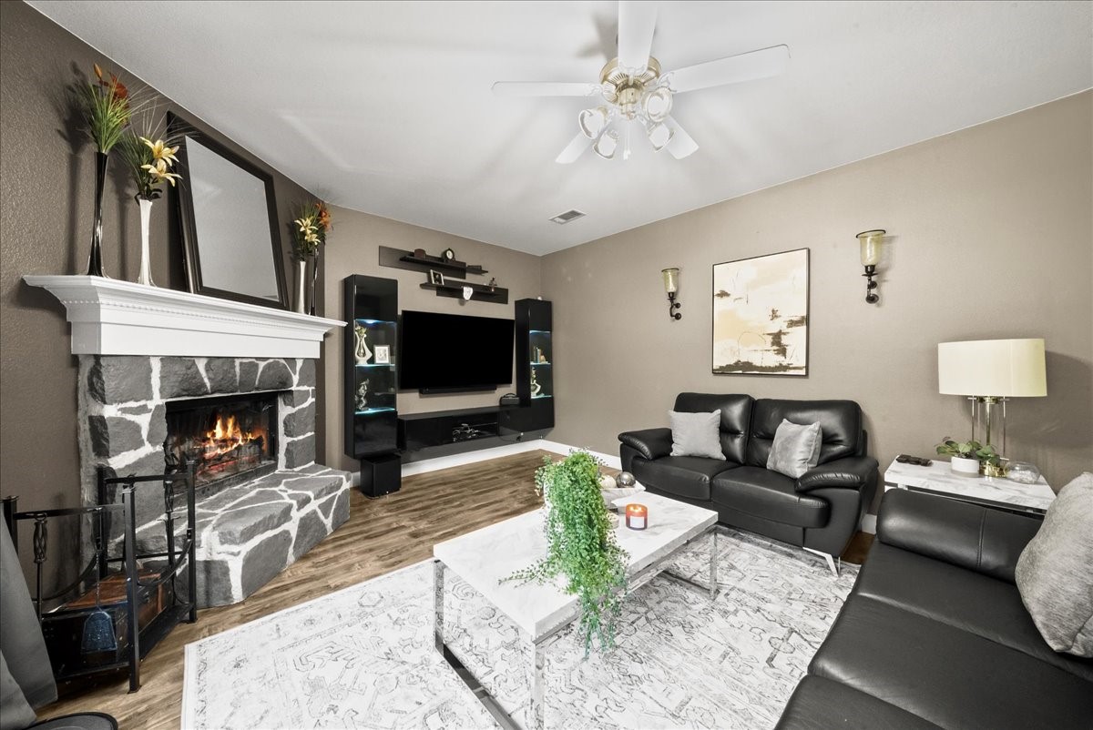 812 Creekside Drive