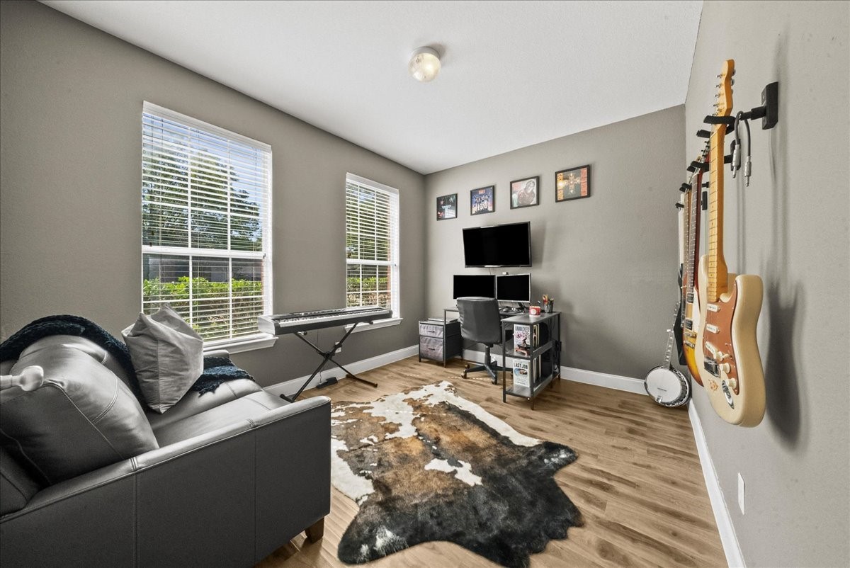 812 Creekside Drive