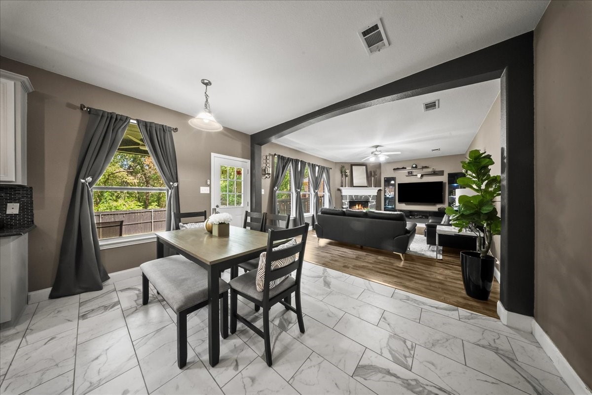 812 Creekside Drive