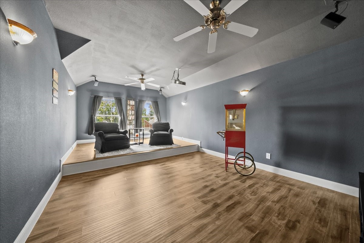812 Creekside Drive