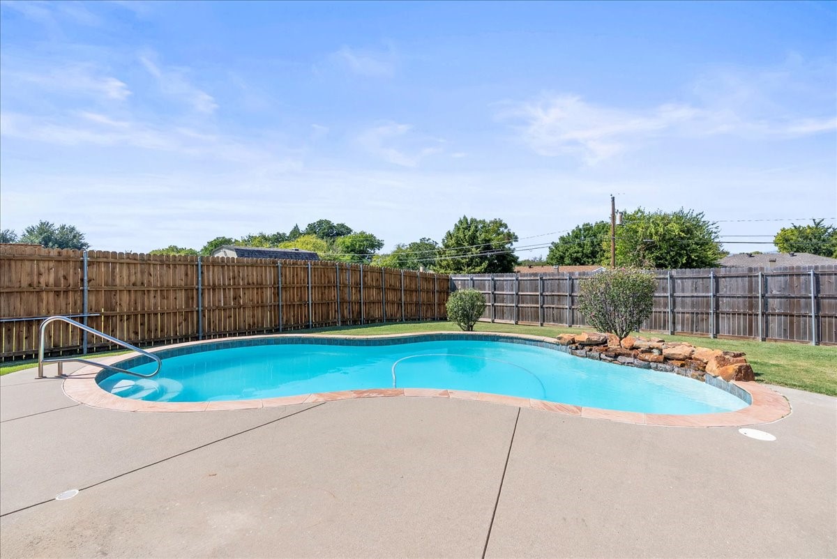 6825 Cheatham Drive