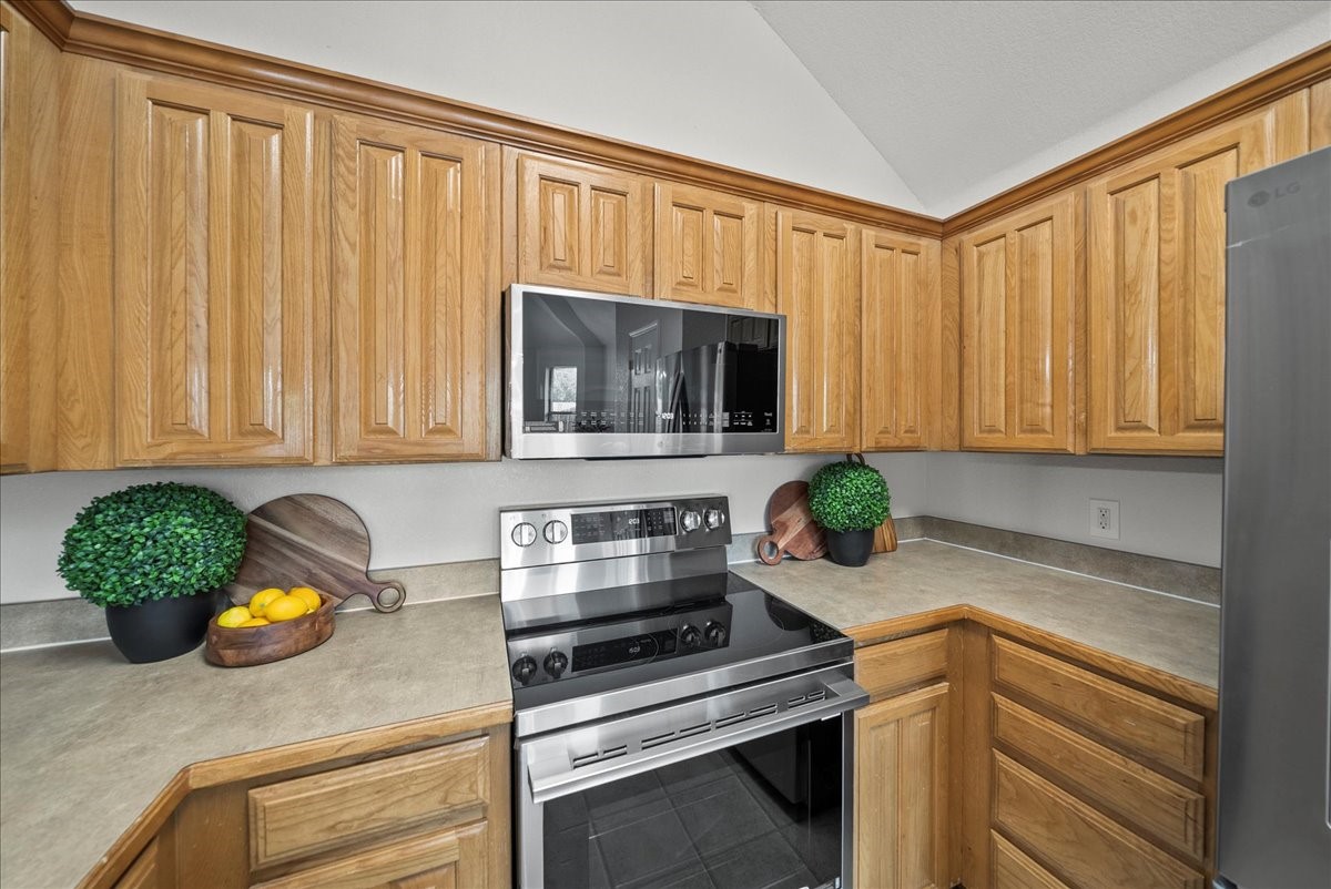 6825 Cheatham Drive