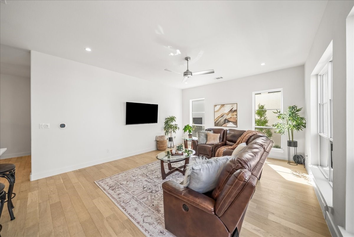 135 Garden Court E