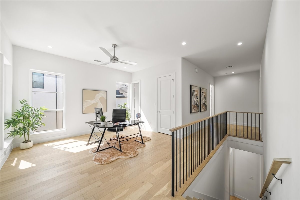135 Garden Court E