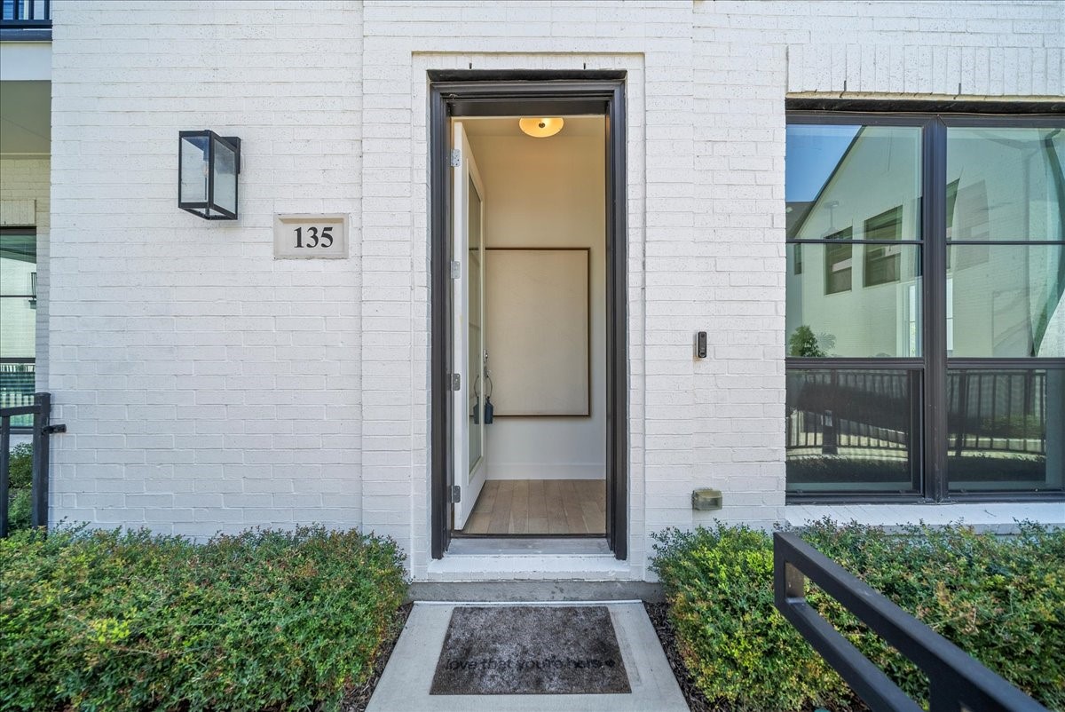 135 Garden Court E