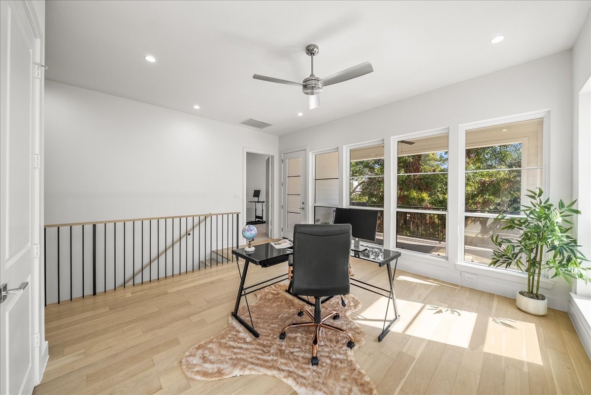 135 Garden Court E
