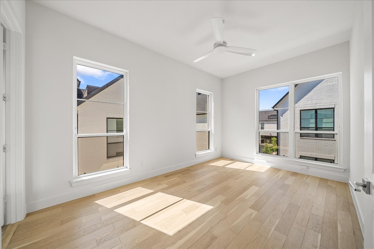 135 Garden Court E