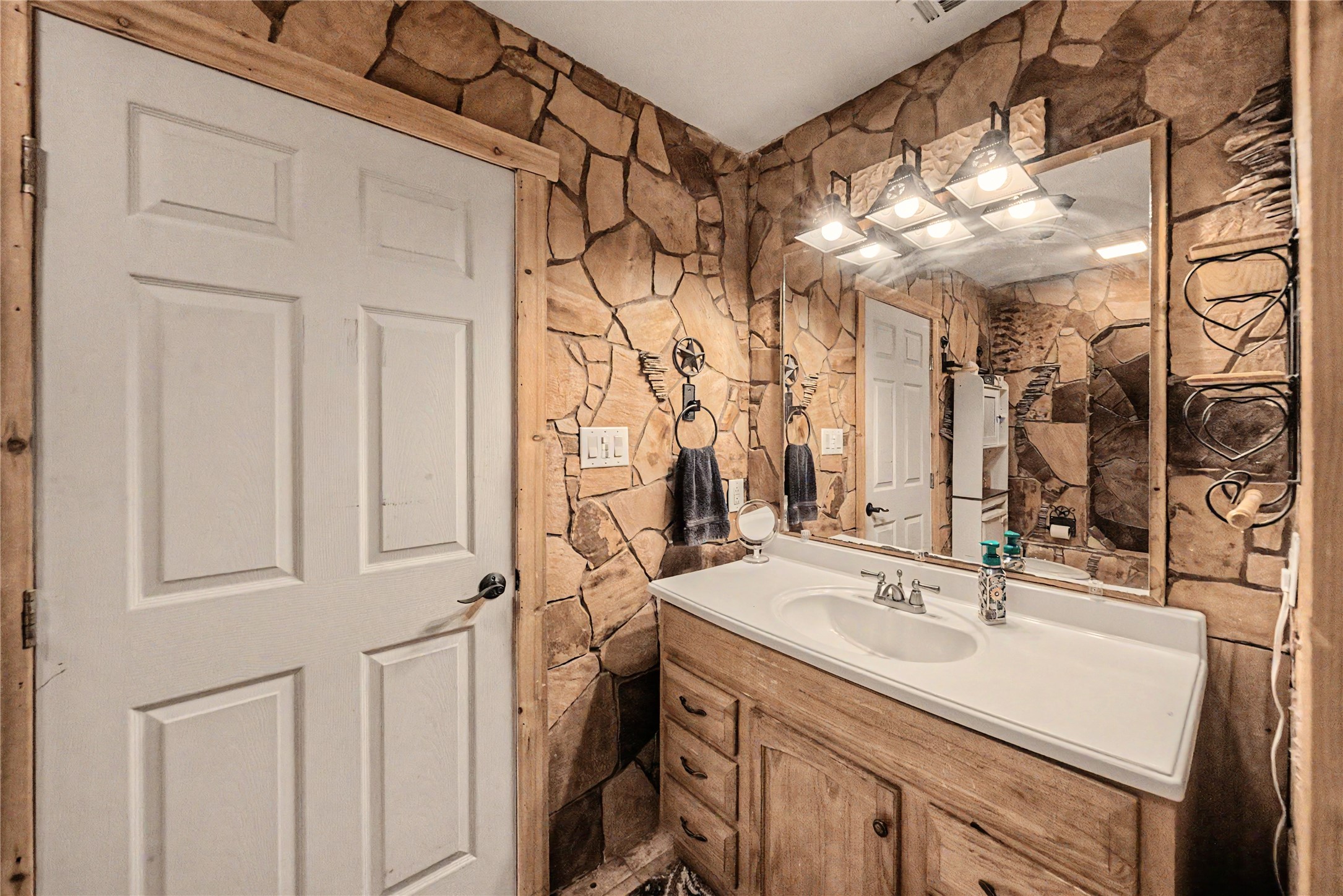 2313 Hickory Creek Road