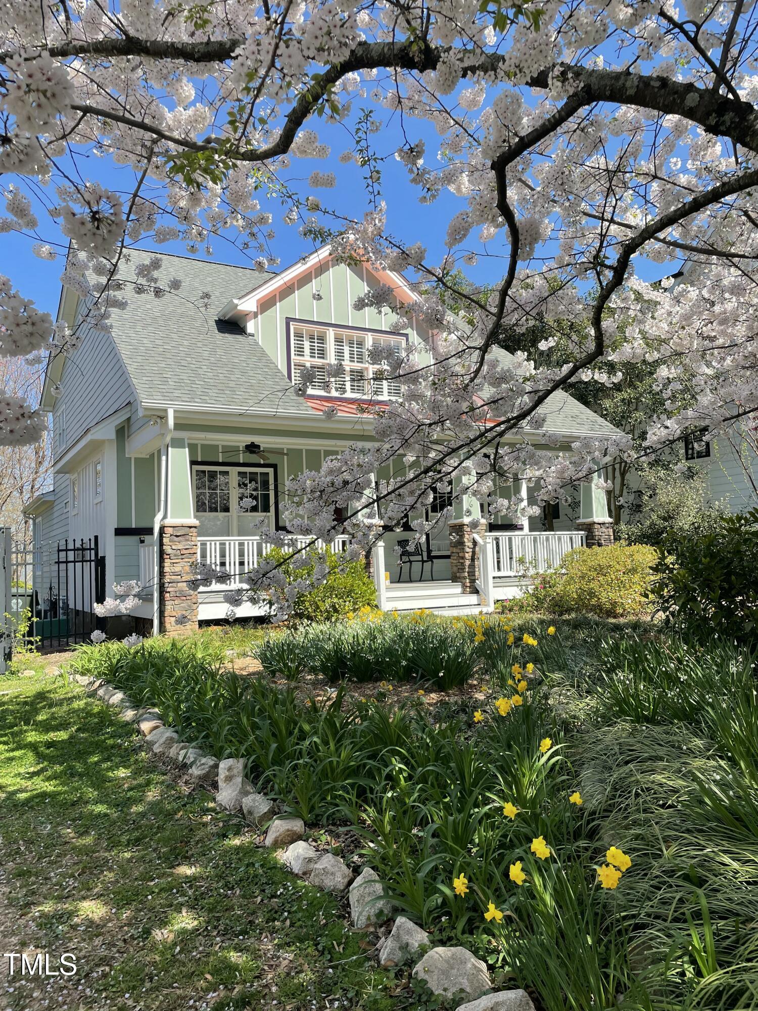 2506 Everett Avenue
