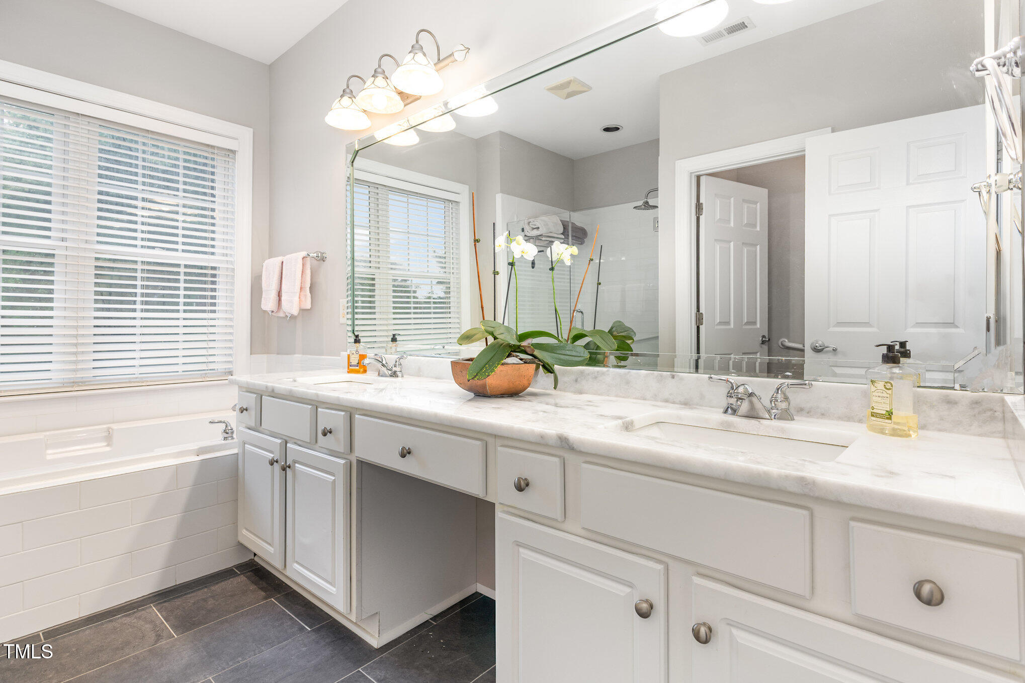 2306 Carriage Oaks Drive