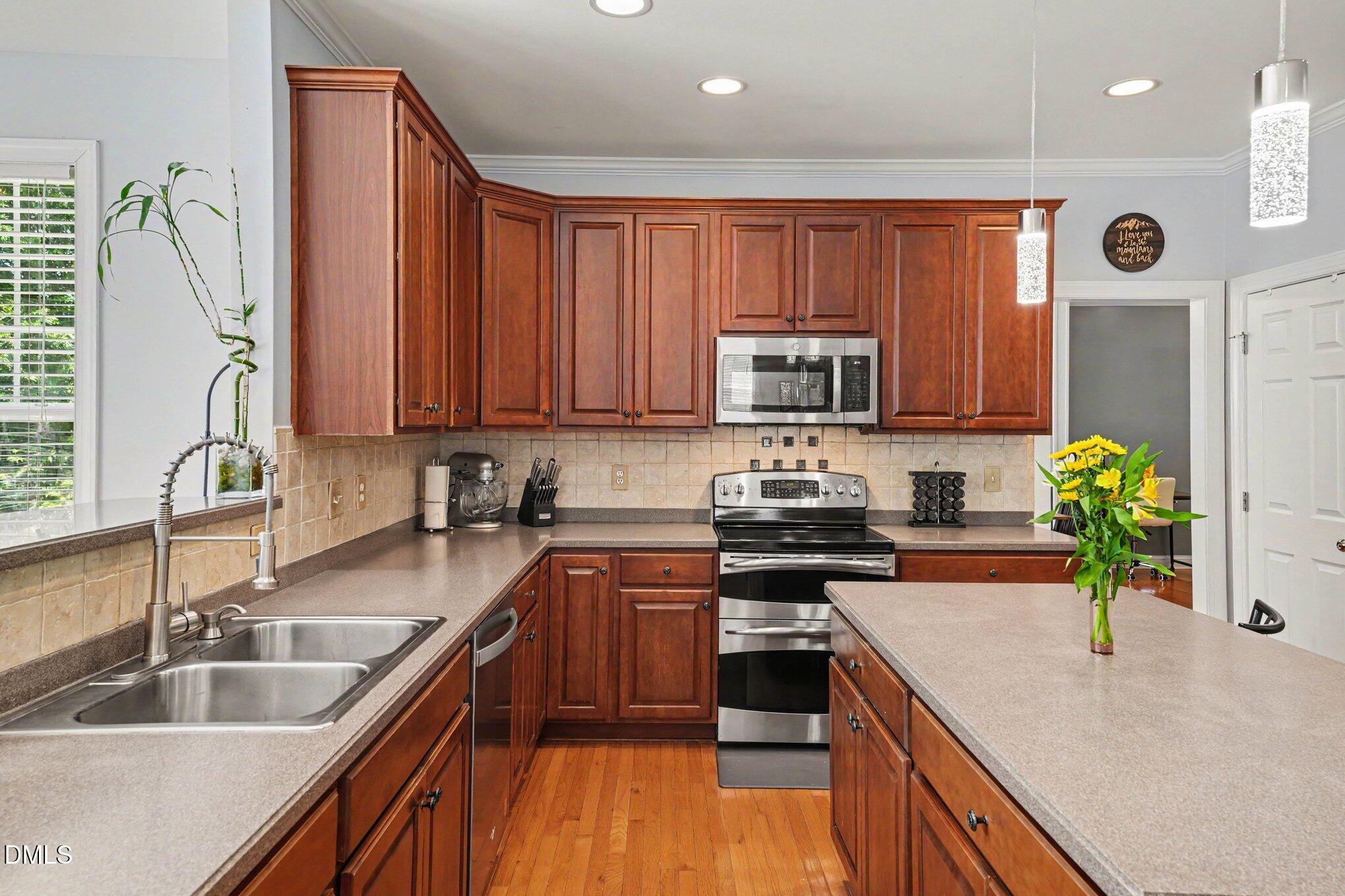 3005 Grandview Heights Lane
