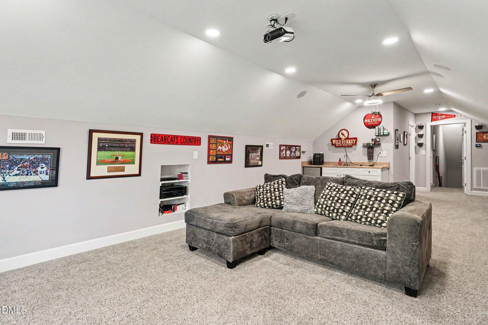 3005 Grandview Heights Lane