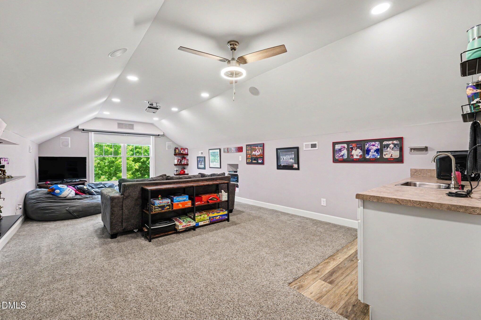 3005 Grandview Heights Lane