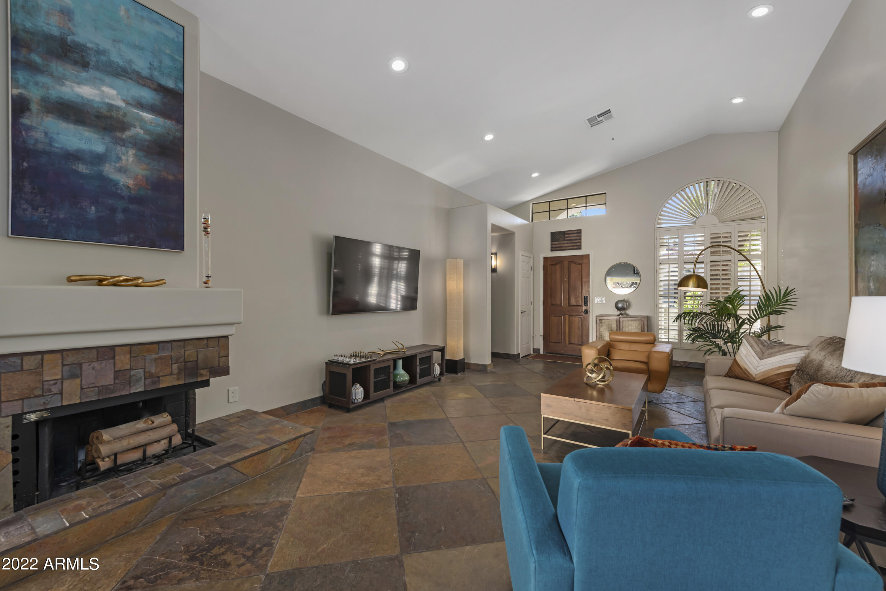 8756 E MUSTANG Trail