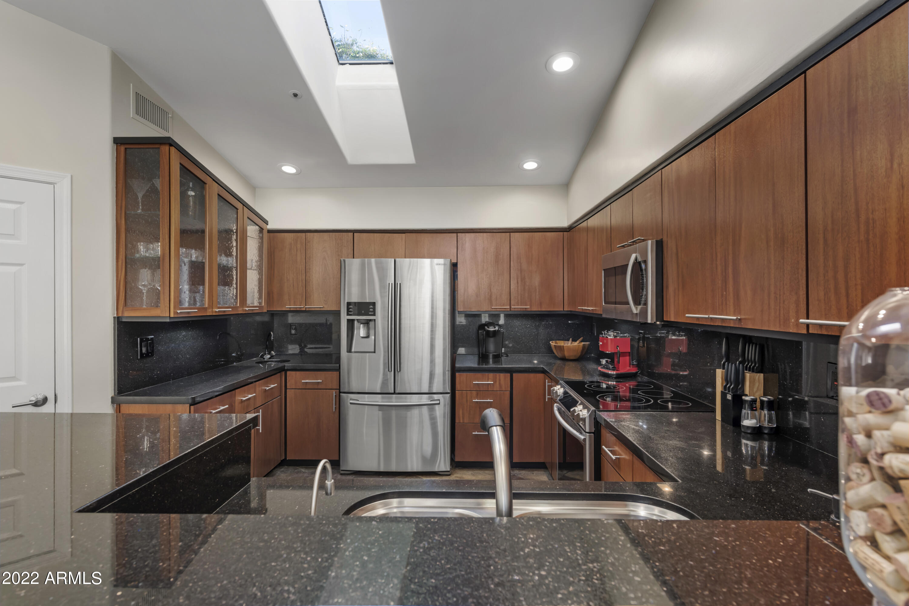 8756 E MUSTANG Trail