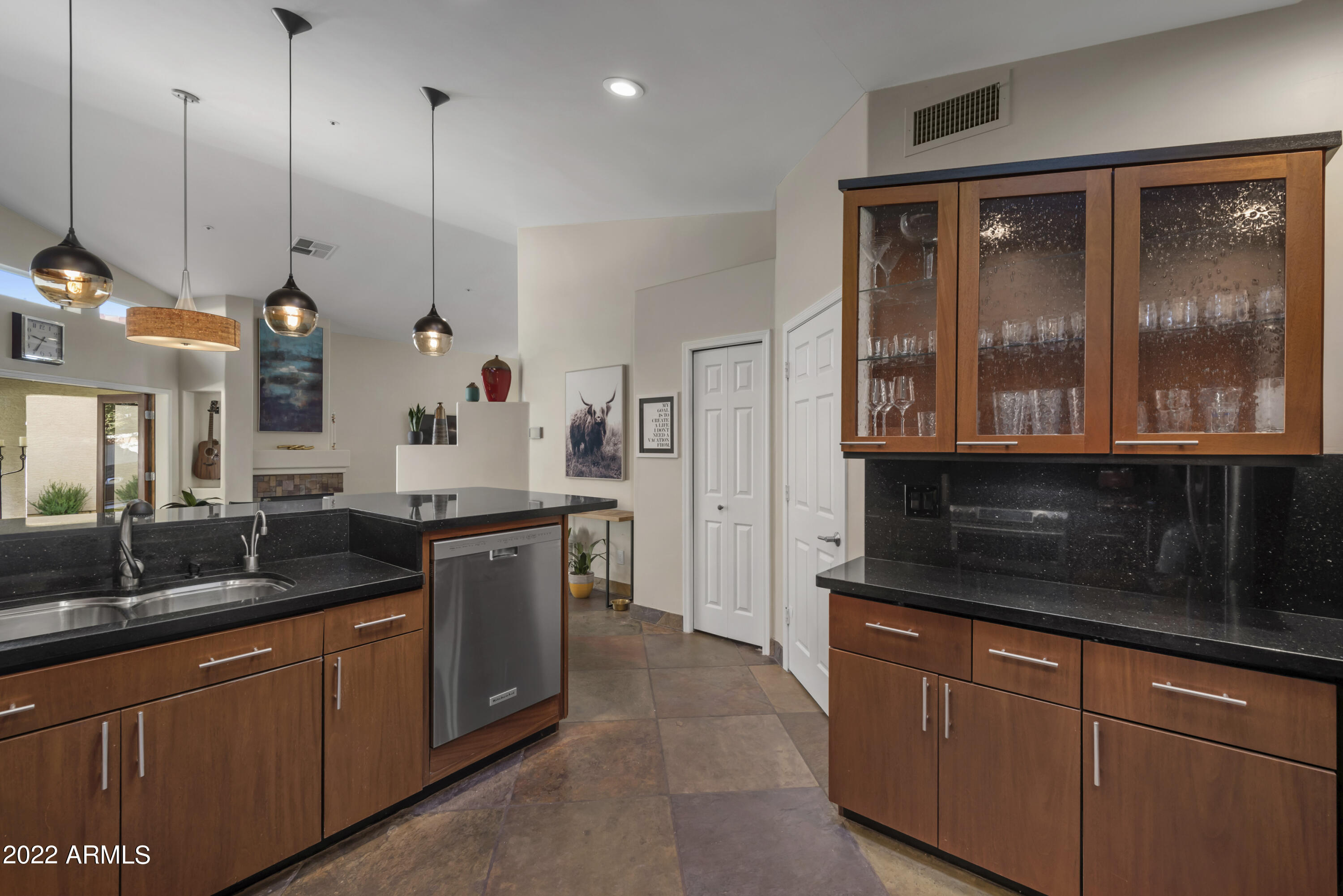 8756 E MUSTANG Trail