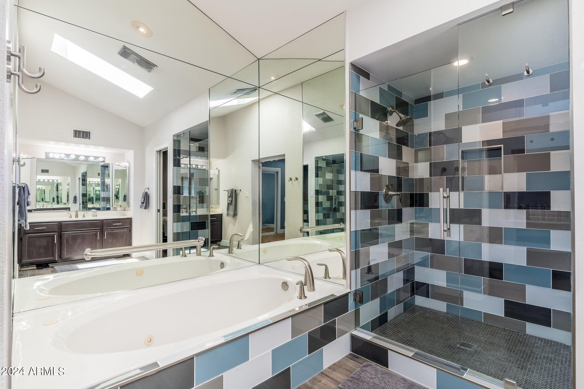 8050 E DEL MERCURIO Drive