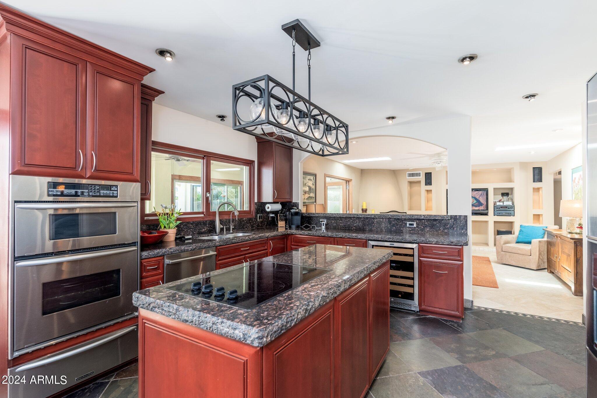 8050 E DEL MERCURIO Drive