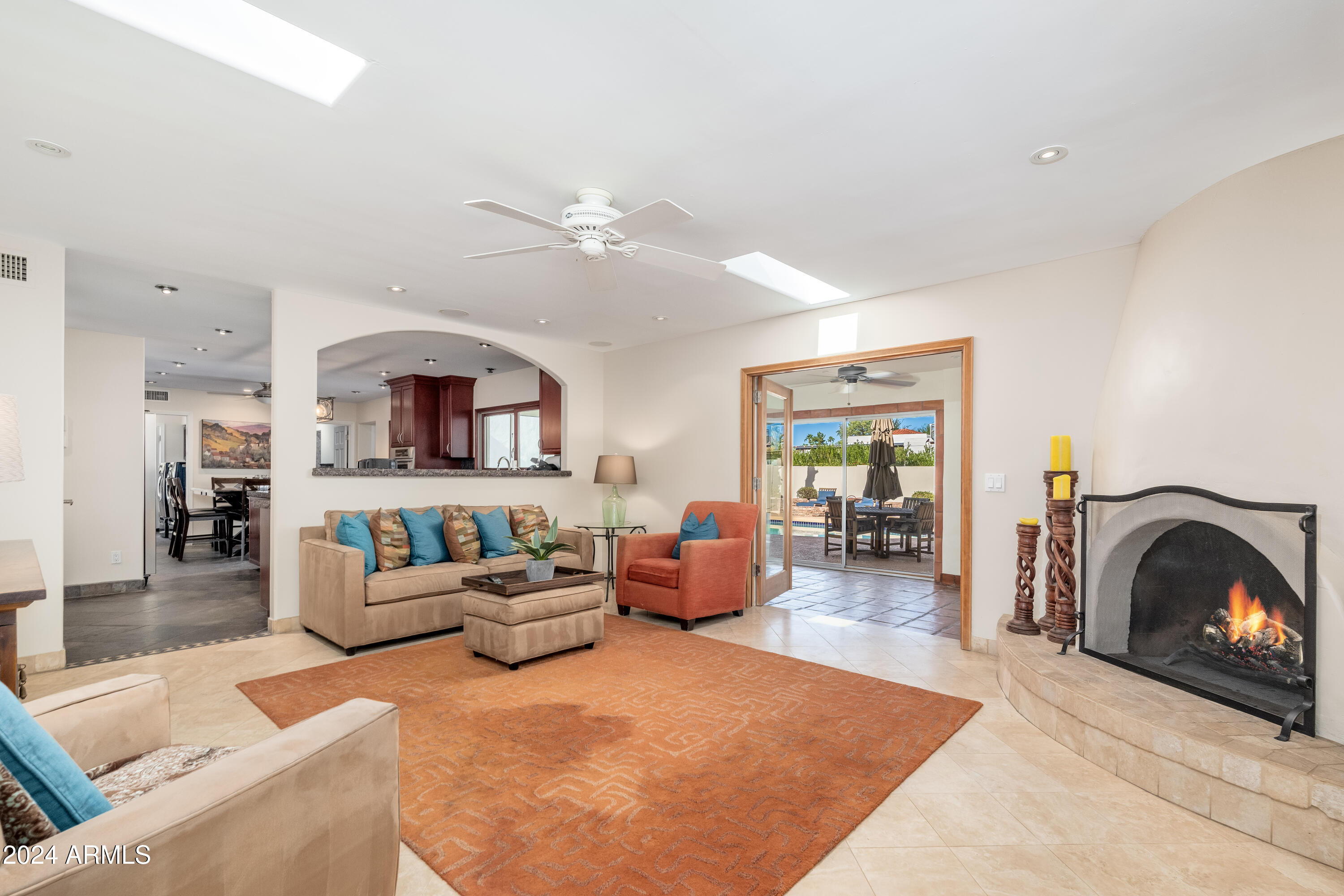 8050 E DEL MERCURIO Drive