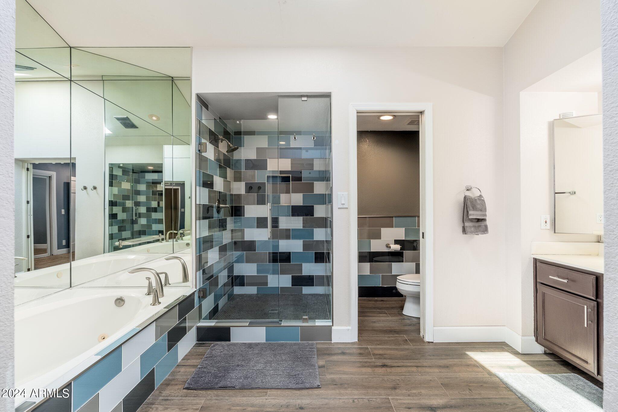 8050 E DEL MERCURIO Drive