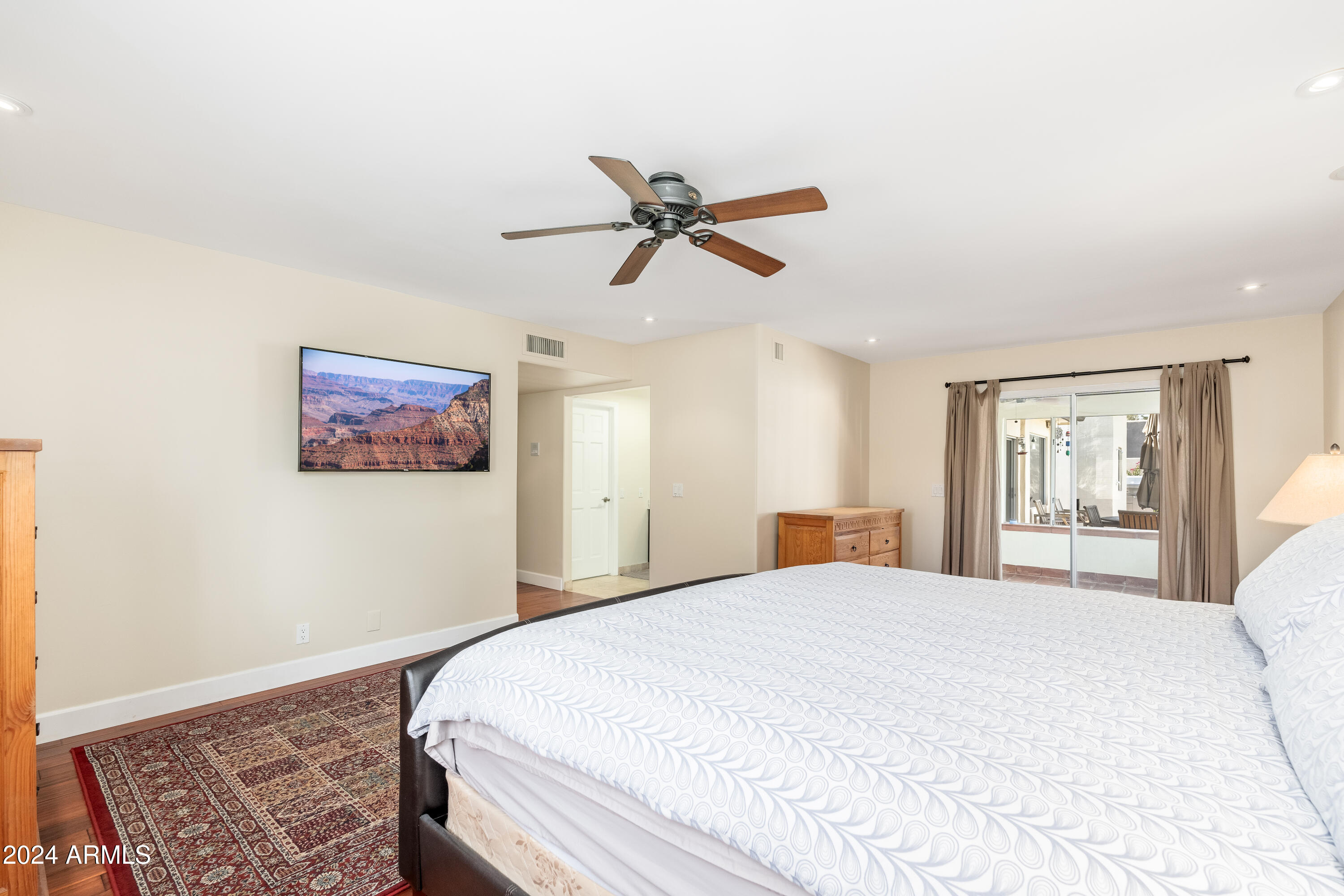 8050 E DEL MERCURIO Drive