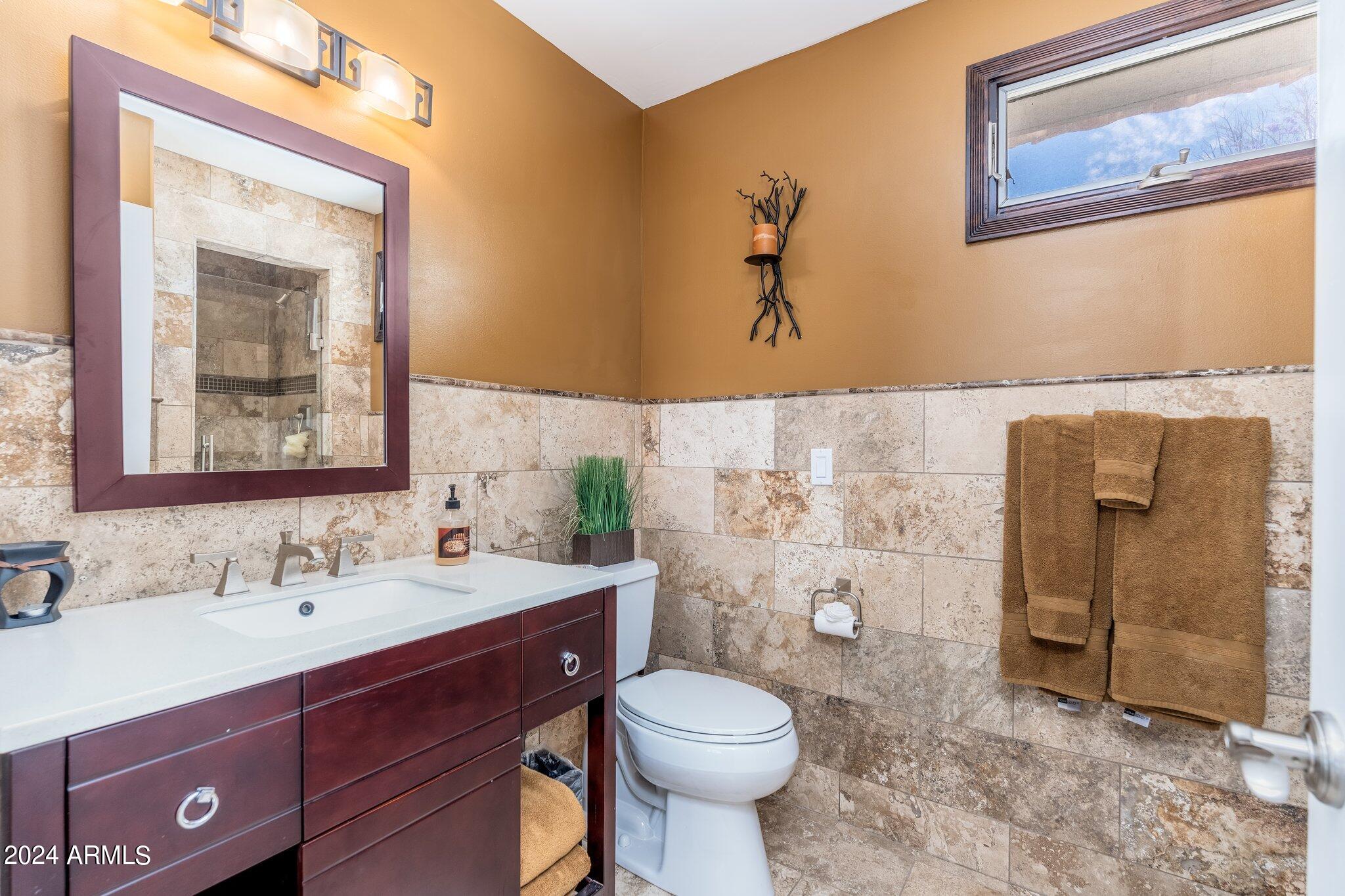 8050 E DEL MERCURIO Drive