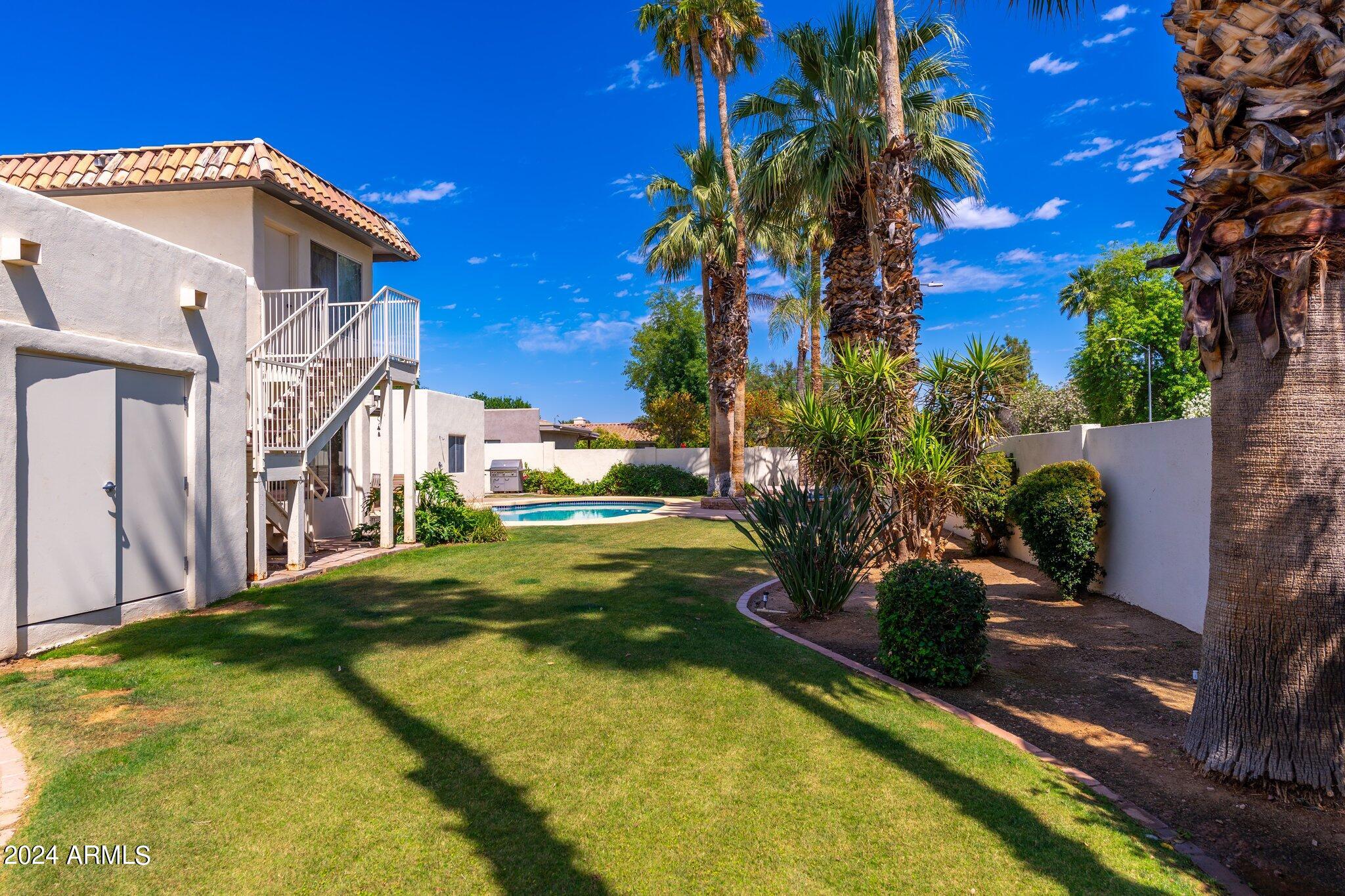 8050 E DEL MERCURIO Drive