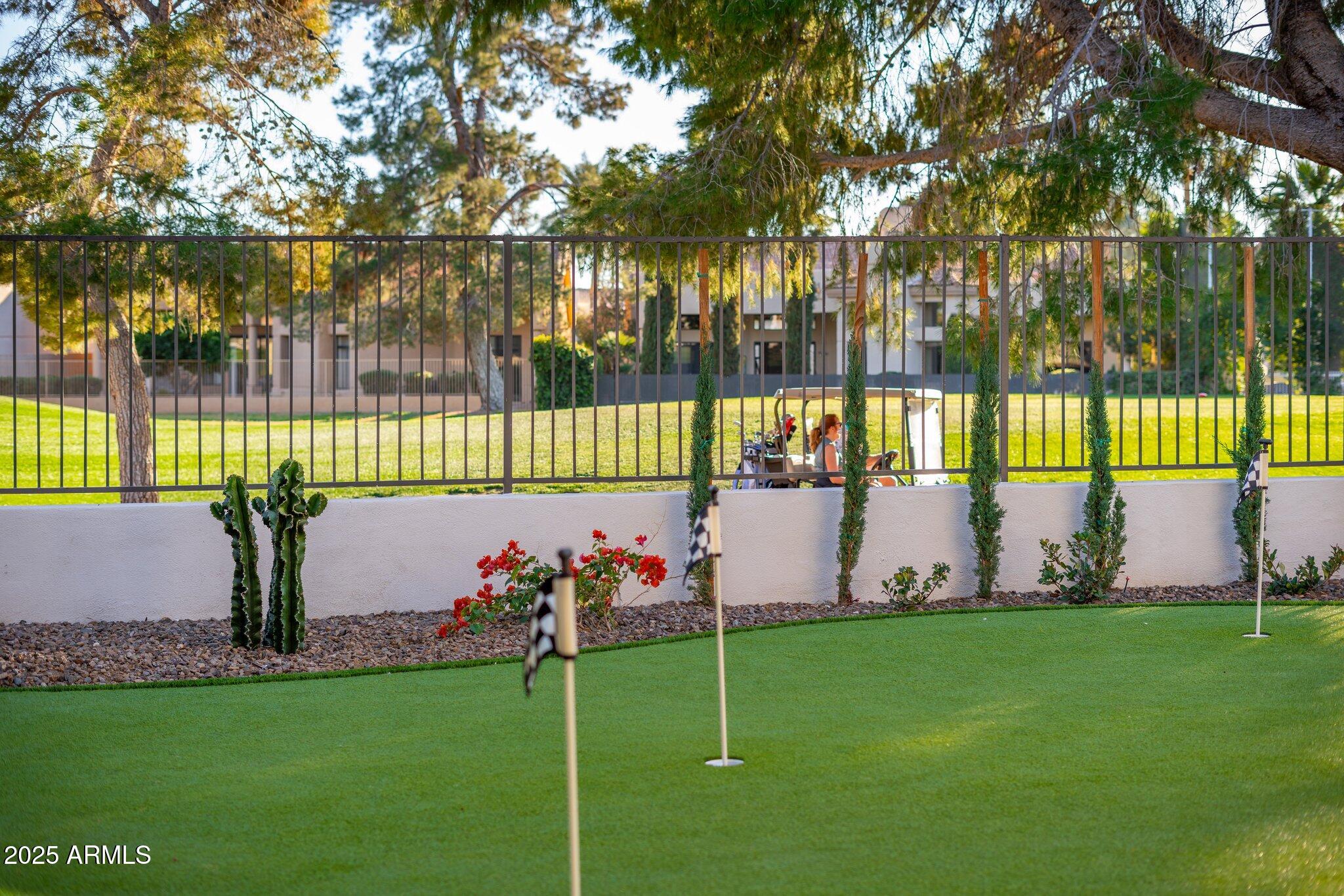 8327 E SUNNYSIDE Drive