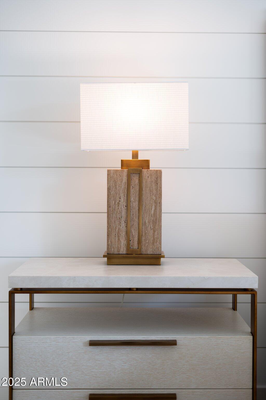 8327 E SUNNYSIDE Drive