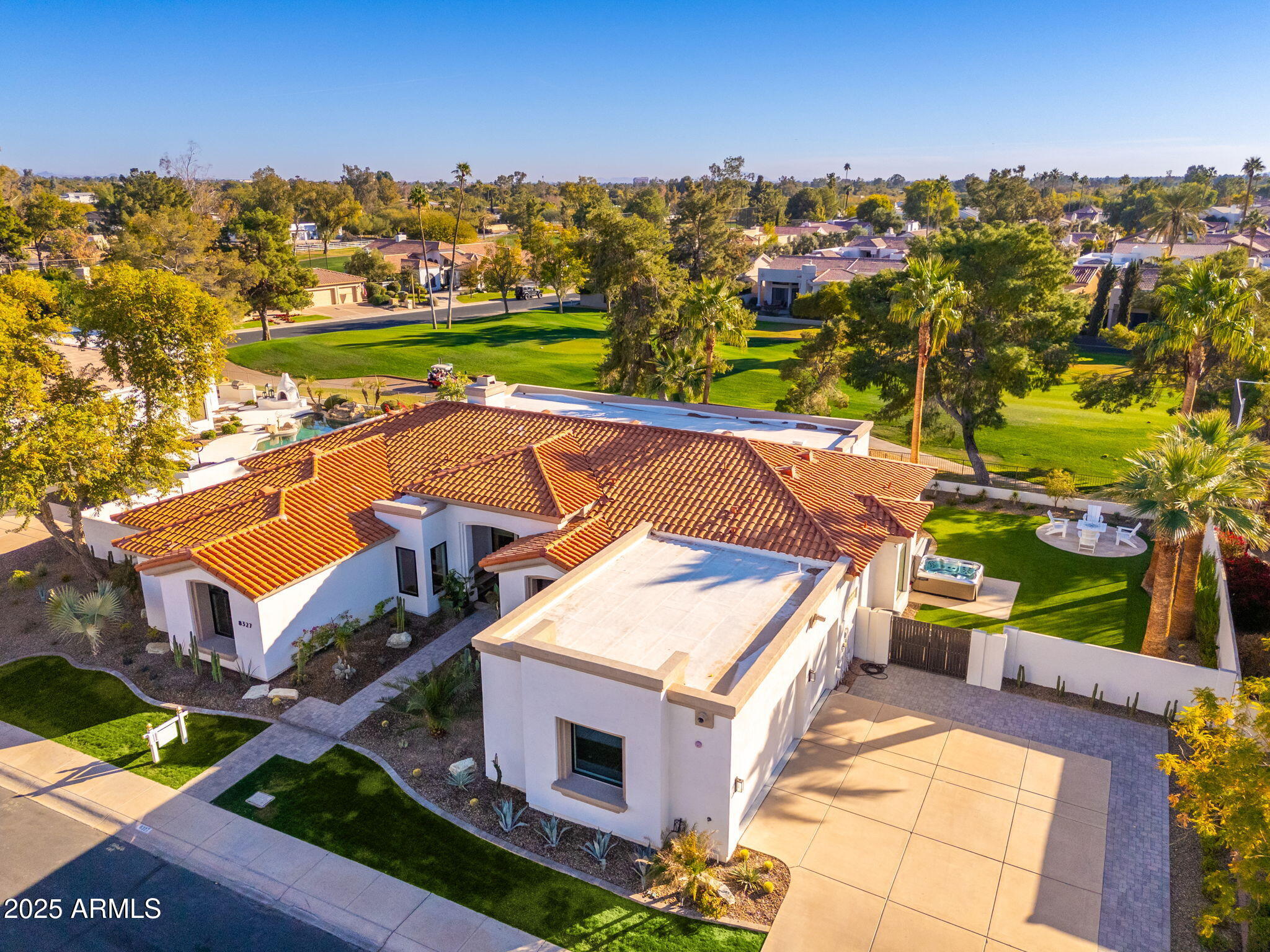 8327 E SUNNYSIDE Drive