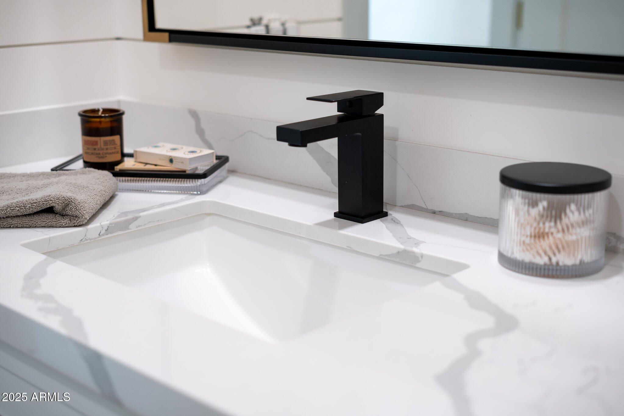 8327 E SUNNYSIDE Drive