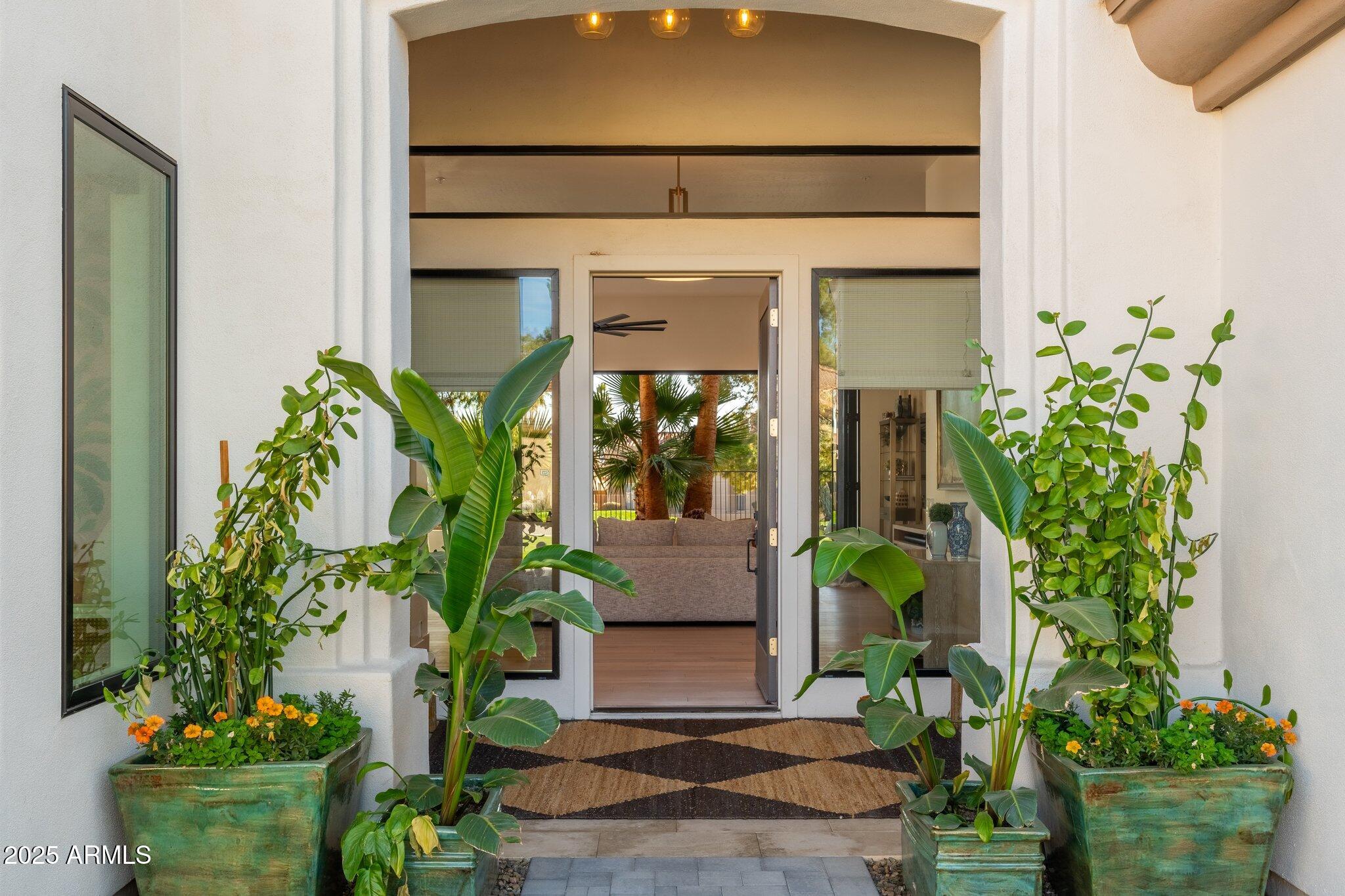 8327 E SUNNYSIDE Drive