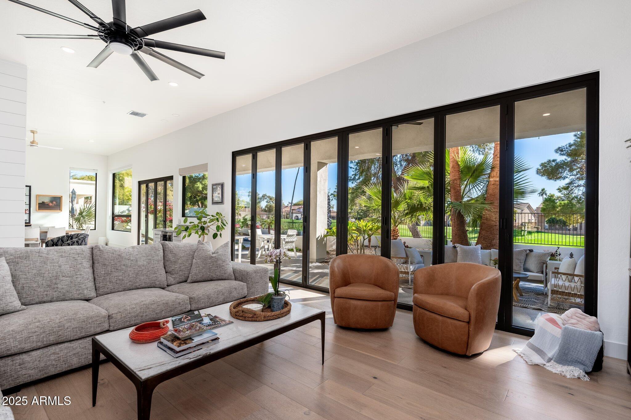 8327 E SUNNYSIDE Drive