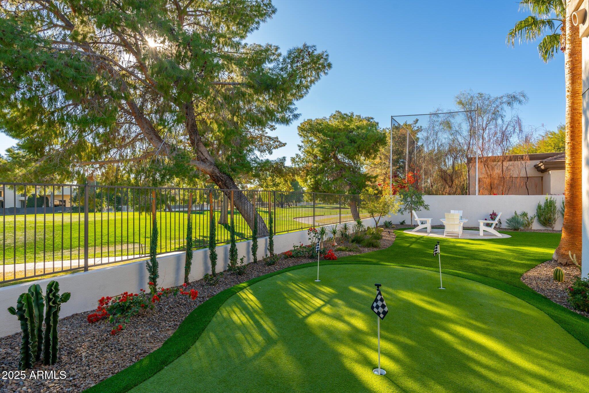 8327 E SUNNYSIDE Drive