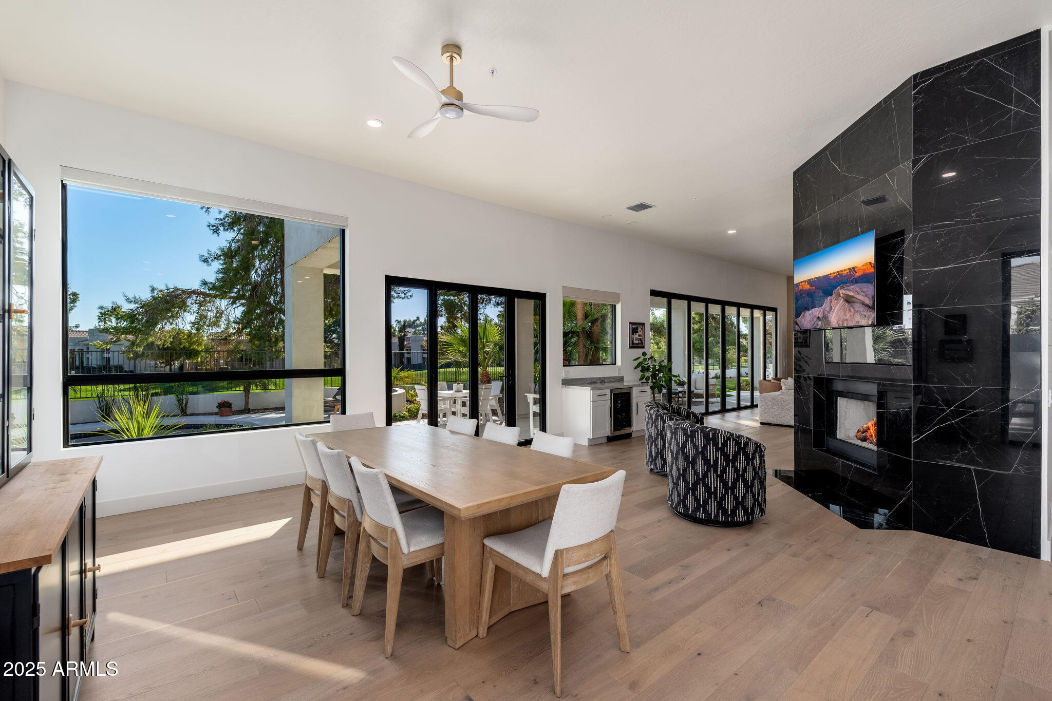 8327 E SUNNYSIDE Drive