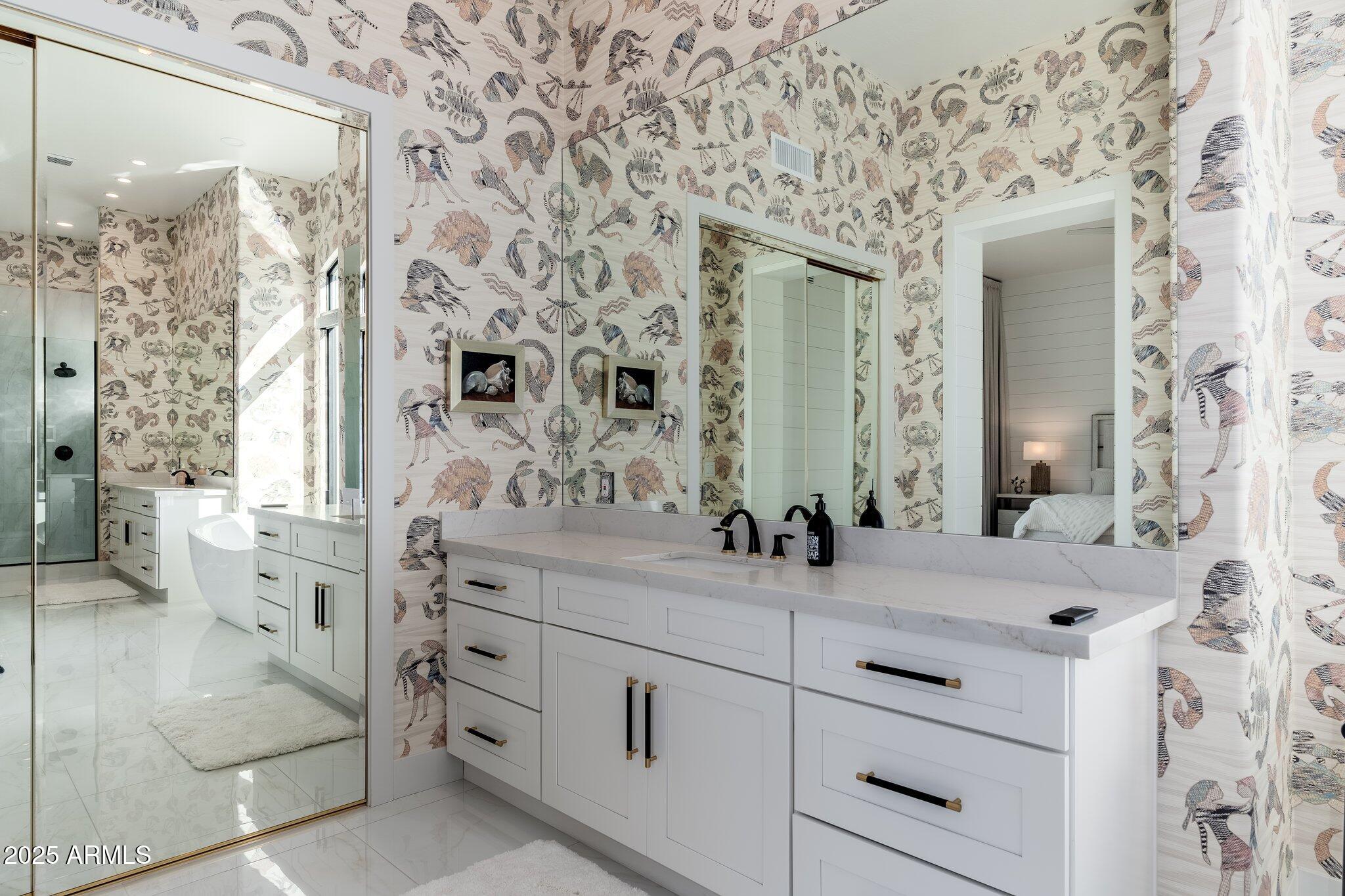 8327 E SUNNYSIDE Drive