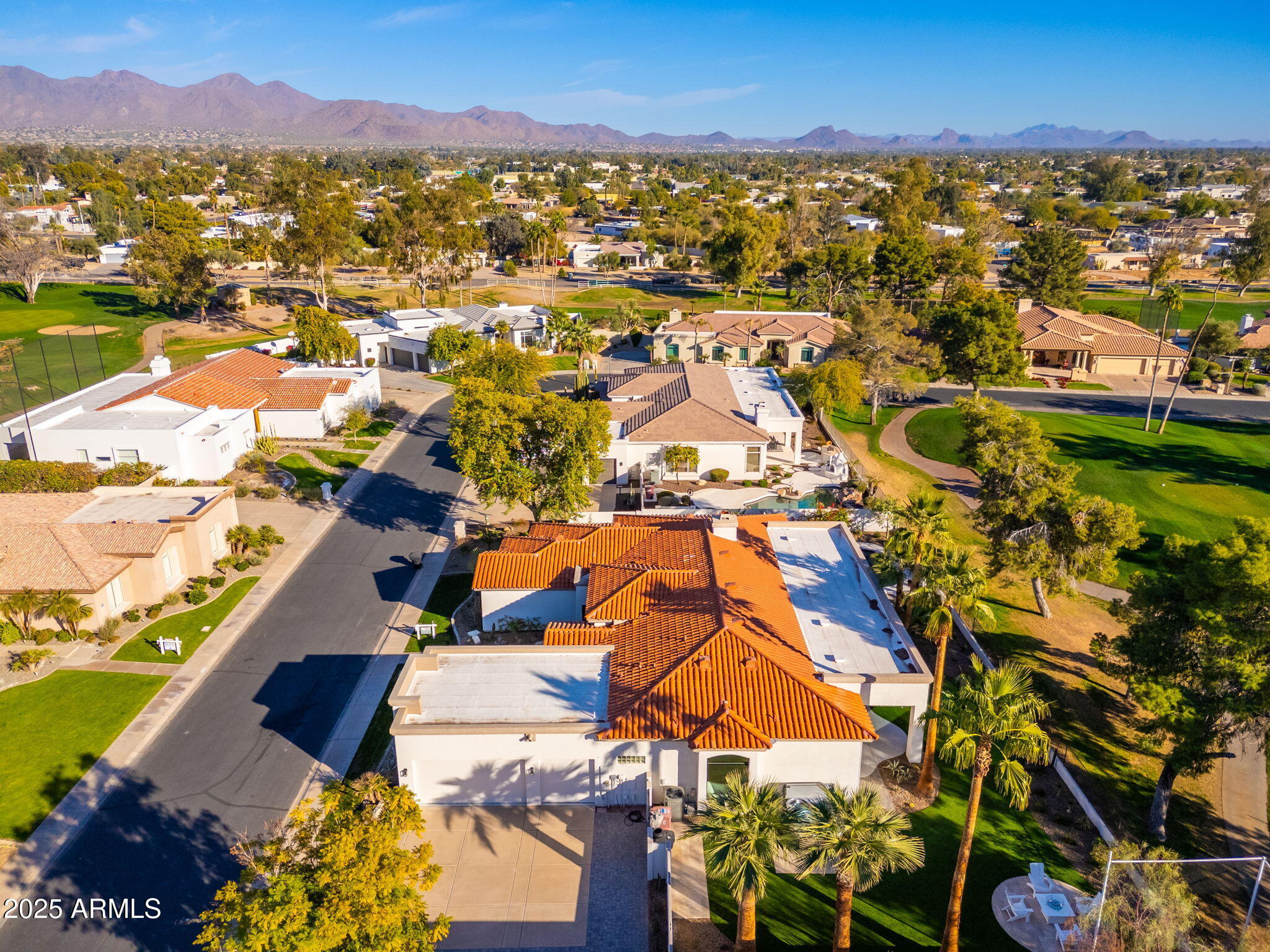 8327 E SUNNYSIDE Drive