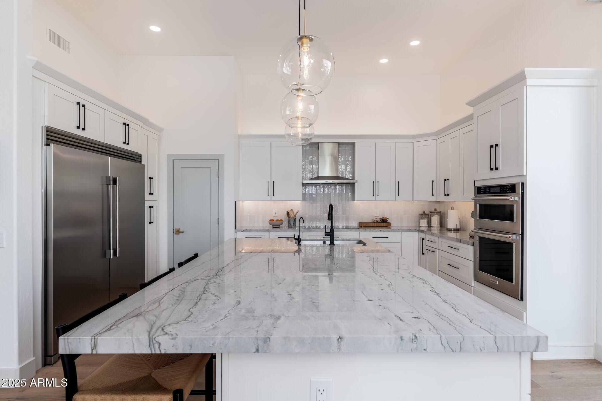 8327 E SUNNYSIDE Drive