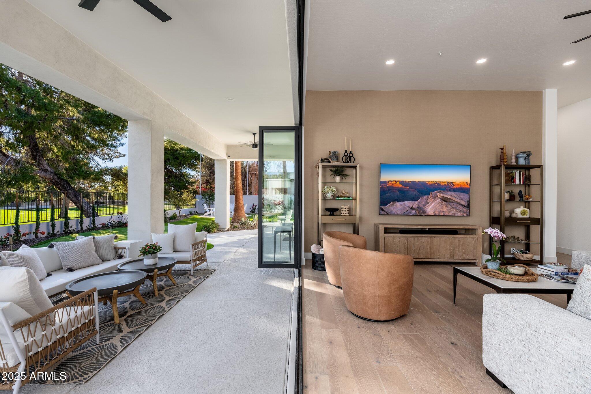 8327 E SUNNYSIDE Drive