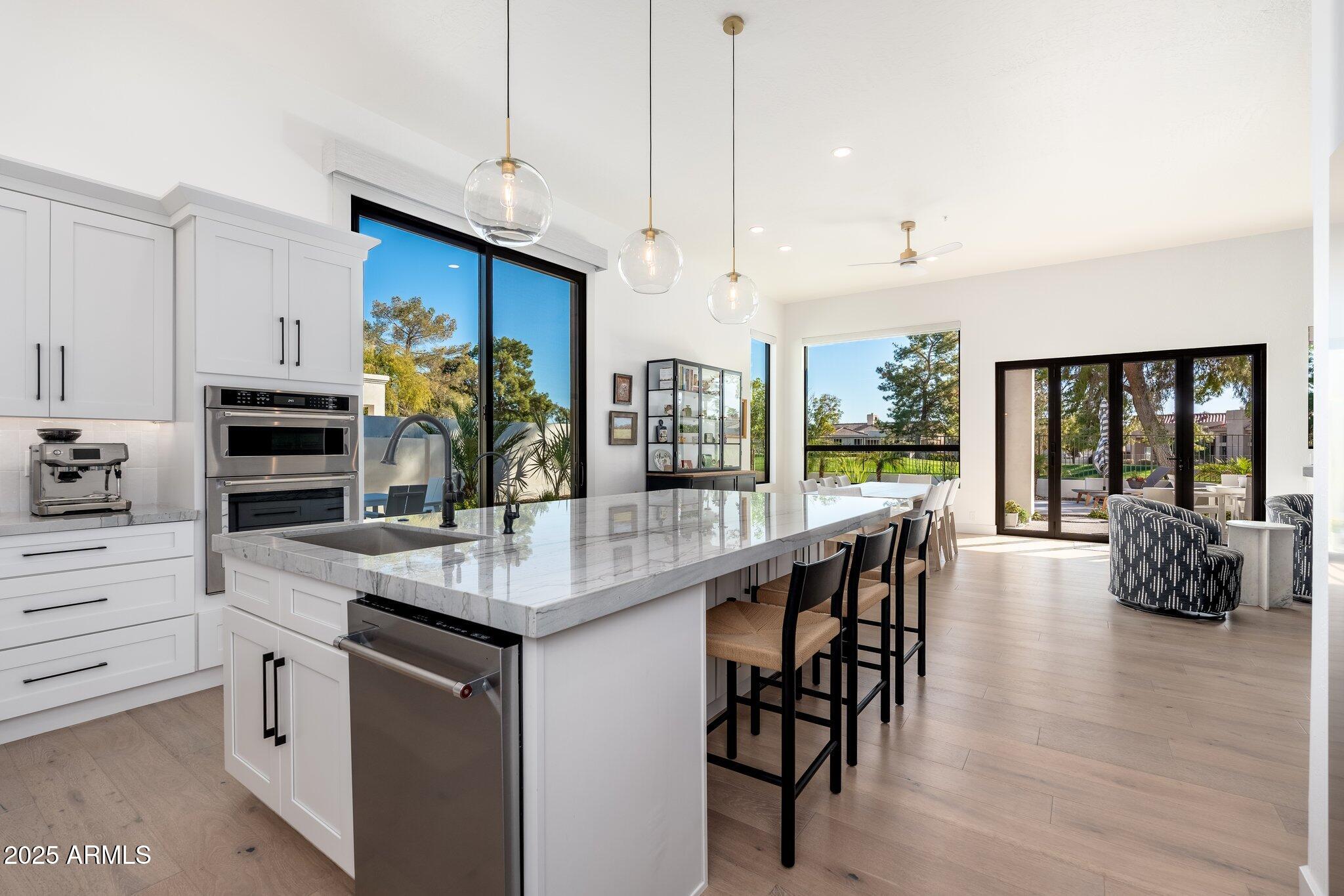 8327 E SUNNYSIDE Drive