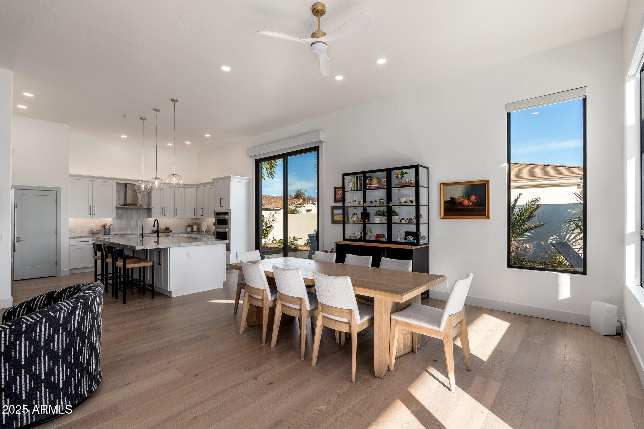 8327 E SUNNYSIDE Drive