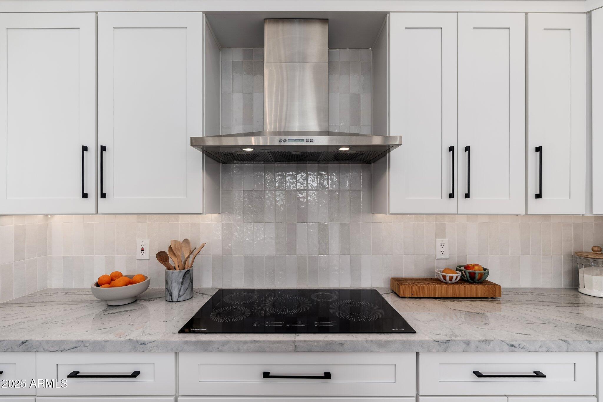 8327 E SUNNYSIDE Drive